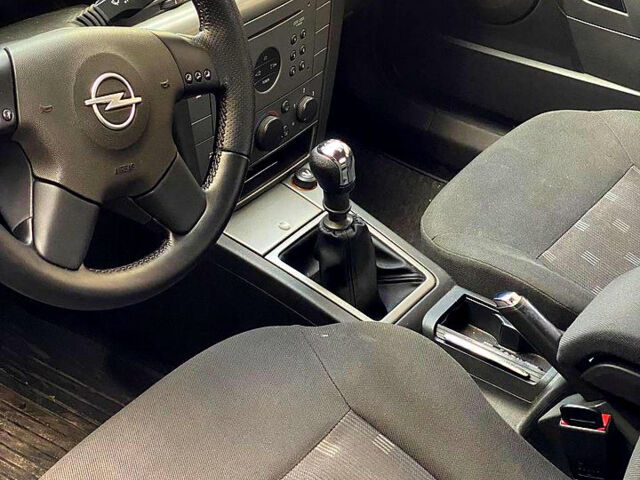 Сірий Опель Вектра, об'ємом двигуна 1.8 л та пробігом 247 тис. км за 4400 $, фото 6 на Automoto.ua