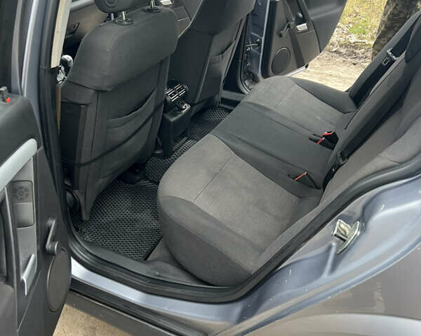 Серый Опель Вектра, объемом двигателя 2.17 л и пробегом 355 тыс. км за 3200 $, фото 12 на Automoto.ua