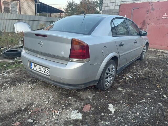 Сірий Опель Вектра, об'ємом двигуна 2.2 л та пробігом 230 тис. км за 2029 $, фото 2 на Automoto.ua