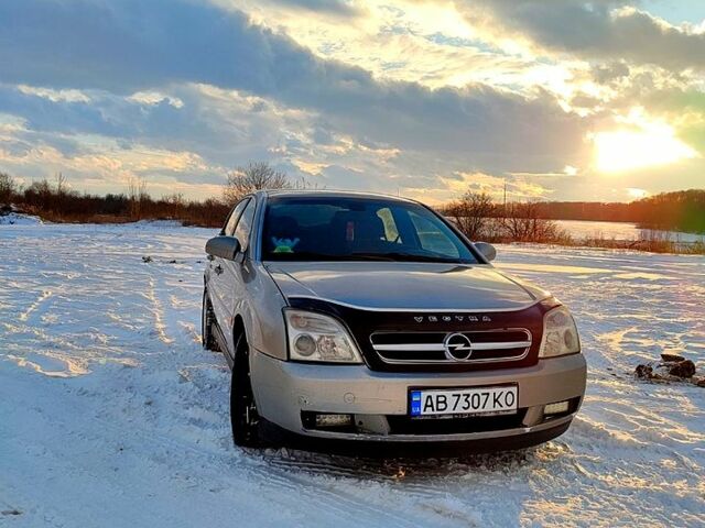 Сірий Опель Вектра, об'ємом двигуна 2.2 л та пробігом 300 тис. км за 3650 $, фото 1 на Automoto.ua