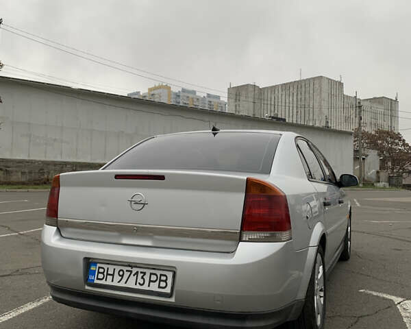 Серый Опель Вектра, объемом двигателя 2.2 л и пробегом 330 тыс. км за 4200 $, фото 6 на Automoto.ua
