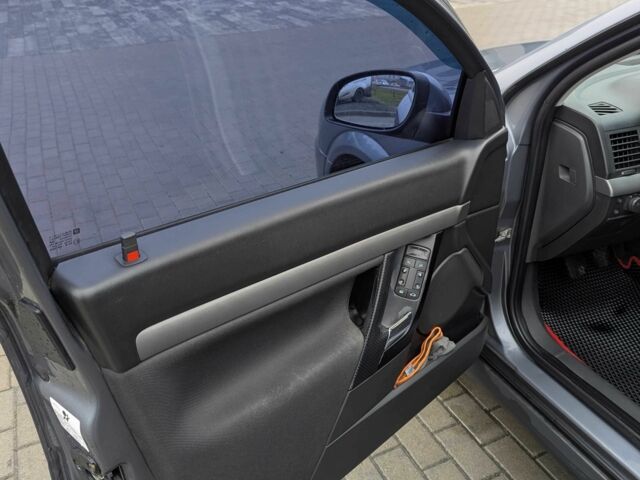 Серый Опель Вектра, объемом двигателя 1.8 л и пробегом 281 тыс. км за 3299 $, фото 14 на Automoto.ua