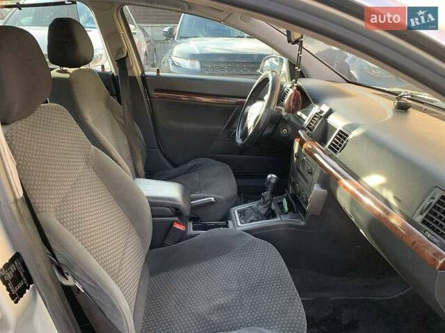 Сірий Опель Вектра, об'ємом двигуна 2.17 л та пробігом 260 тис. км за 3999 $, фото 12 на Automoto.ua