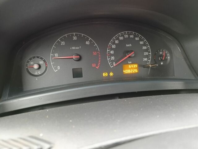 Серый Опель Вектра, объемом двигателя 2 л и пробегом 400 тыс. км за 2565 $, фото 8 на Automoto.ua