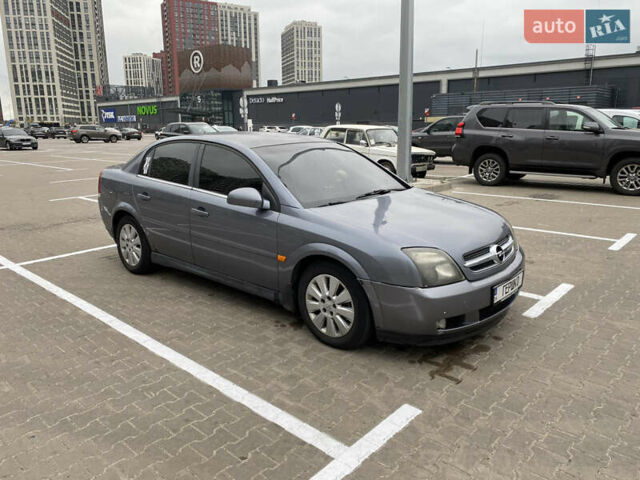 Серый Опель Вектра, объемом двигателя 2.2 л и пробегом 298 тыс. км за 3000 $, фото 2 на Automoto.ua