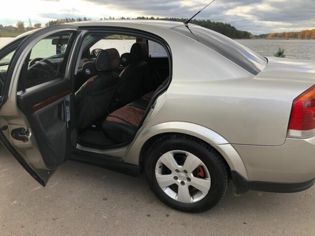 Опель Вектра 2003 в Попольне на Automoto.ua Серый Опель Вектра, объемом двигателя 2.2 л и пробегом 280 тыс. км за 3899 $, фото 6 на Automoto.ua