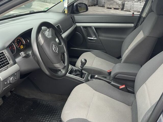 Серый Опель Вектра, объемом двигателя 1.8 л и пробегом 288 тыс. км за 4000 $, фото 12 на Automoto.ua