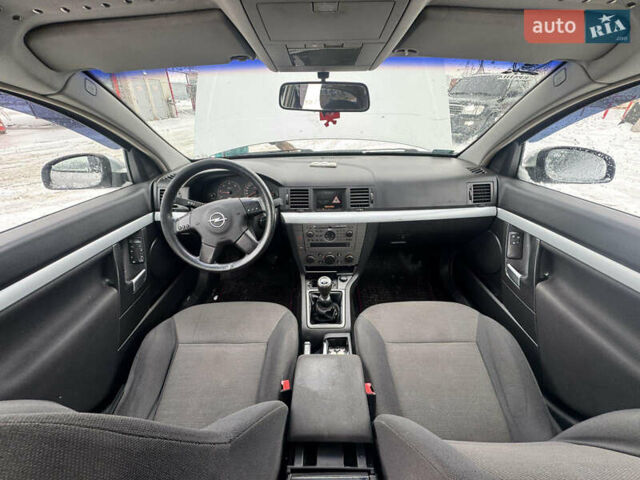 Серый Опель Вектра, объемом двигателя 2.2 л и пробегом 398 тыс. км за 3520 $, фото 7 на Automoto.ua