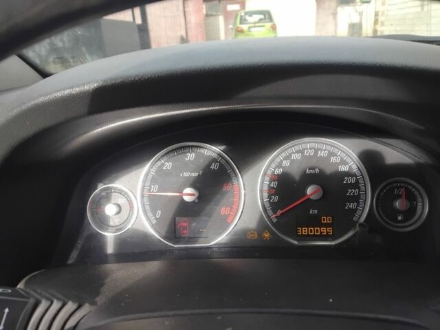 Серый Опель Вектра, объемом двигателя 2.2 л и пробегом 380 тыс. км за 4600 $, фото 3 на Automoto.ua