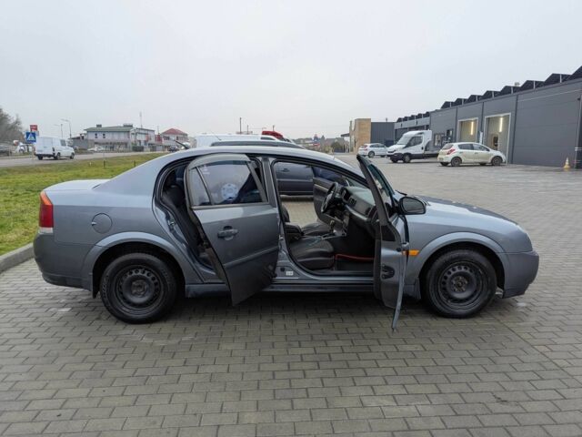 Серый Опель Вектра, объемом двигателя 1.8 л и пробегом 281 тыс. км за 3299 $, фото 9 на Automoto.ua