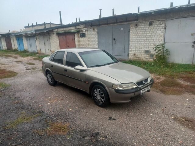 Серый Опель Вектра, объемом двигателя 0 л и пробегом 200 тыс. км за 1200 $, фото 2 на Automoto.ua