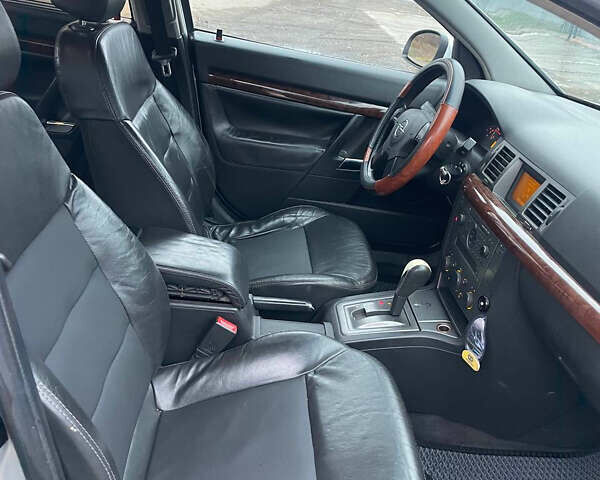 Серый Опель Вектра, объемом двигателя 2.2 л и пробегом 296 тыс. км за 4250 $, фото 11 на Automoto.ua