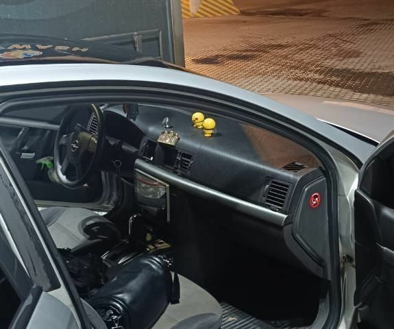 Серый Опель Вектра, объемом двигателя 2.2 л и пробегом 1 тыс. км за 4300 $, фото 10 на Automoto.ua