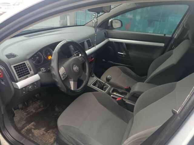 Сірий Опель Вектра, об'ємом двигуна 2 л та пробігом 270 тис. км за 1650 $, фото 4 на Automoto.ua