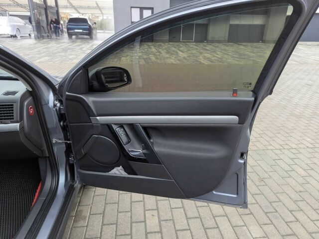 Серый Опель Вектра, объемом двигателя 1.8 л и пробегом 281 тыс. км за 3299 $, фото 19 на Automoto.ua