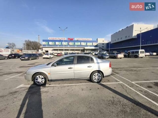 Серый Опель Вектра, объемом двигателя 2 л и пробегом 406 тыс. км за 3200 $, фото 3 на Automoto.ua