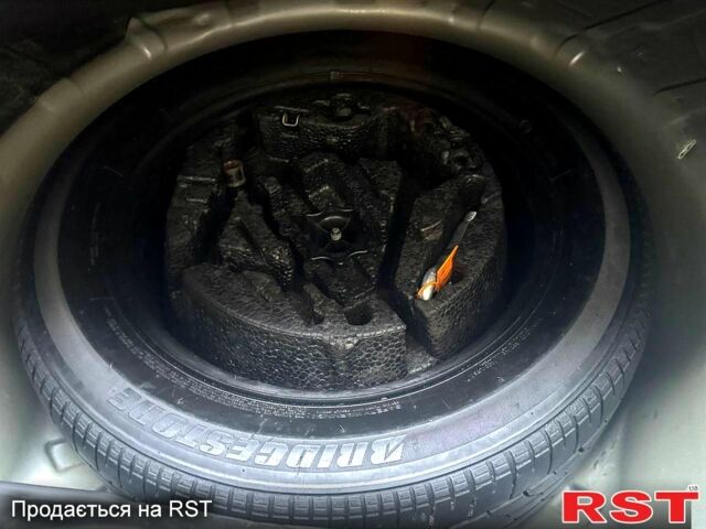 Сірий Опель Вектра, об'ємом двигуна 2.2 л та пробігом 350 тис. км за 3999 $, фото 9 на Automoto.ua