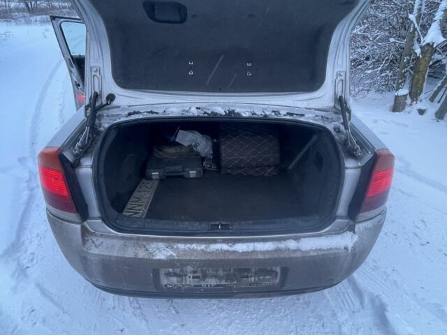 Сірий Опель Вектра, об'ємом двигуна 2.2 л та пробігом 325 тис. км за 2500 $, фото 8 на Automoto.ua