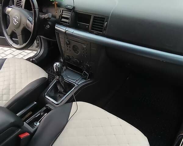 Сірий Опель Вектра, об'ємом двигуна 2 л та пробігом 316 тис. км за 3100 $, фото 2 на Automoto.ua