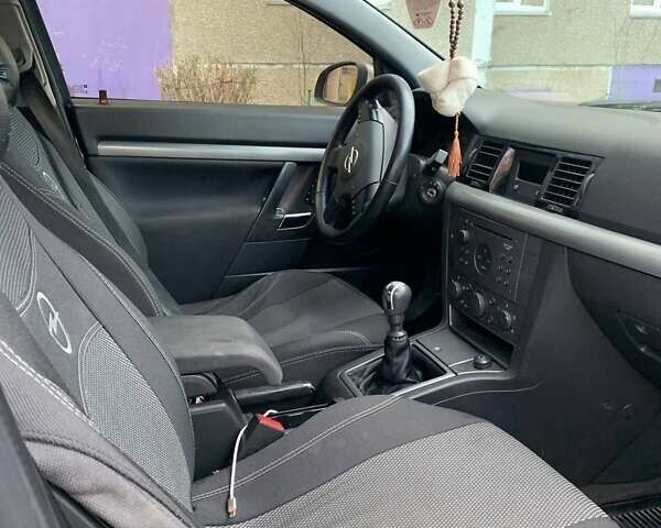 Серый Опель Вектра, объемом двигателя 1.6 л и пробегом 310 тыс. км за 3800 $, фото 9 на Automoto.ua