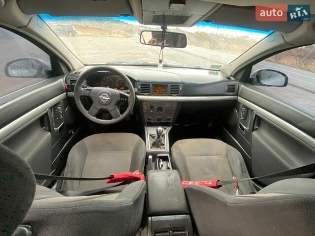 Сірий Опель Вектра, об'ємом двигуна 2 л та пробігом 313 тис. км за 2400 $, фото 5 на Automoto.ua