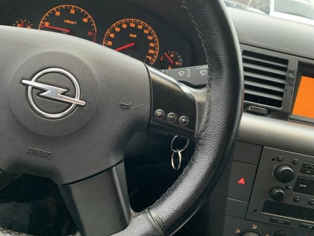Серый Опель Вектра, объемом двигателя 2.2 л и пробегом 330 тыс. км за 4500 $, фото 6 на Automoto.ua