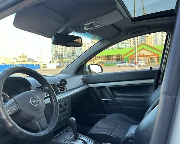 Серый Опель Вектра, объемом двигателя 2.17 л и пробегом 425 тыс. км за 4000 $, фото 8 на Automoto.ua