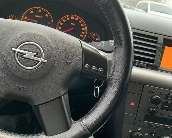 Серый Опель Вектра, объемом двигателя 2.2 л и пробегом 330 тыс. км за 4500 $, фото 5 на Automoto.ua