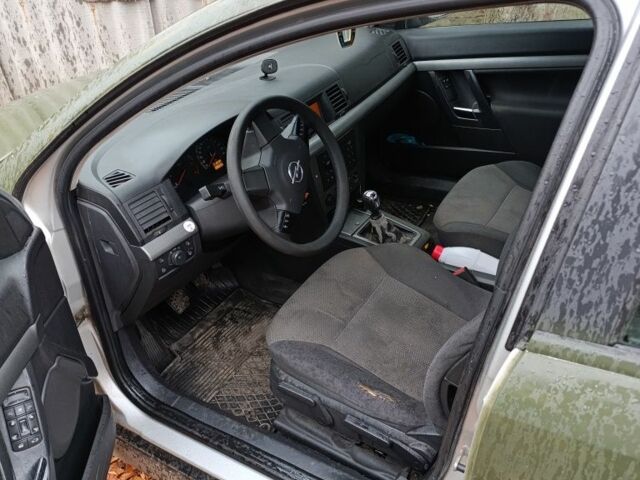 Серый Опель Вектра, объемом двигателя 2 л и пробегом 400 тыс. км за 2565 $, фото 4 на Automoto.ua