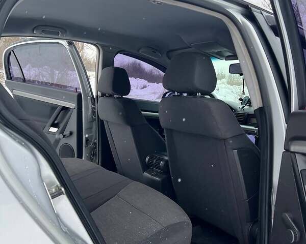 Сірий Опель Вектра, об'ємом двигуна 1.8 л та пробігом 217 тис. км за 4500 $, фото 17 на Automoto.ua