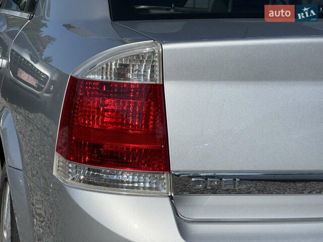 Опель Вектра 2003 в Стрые на Automoto.ua Серый Опель Вектра, объемом двигателя 2.2 л и пробегом 251 тыс. км за 4300 $, фото 19 на Automoto.ua