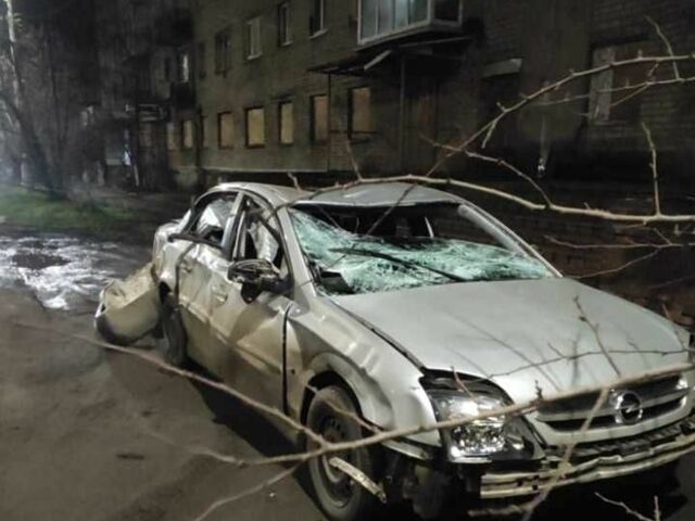 Серый Опель Вектра, объемом двигателя 2.2 л и пробегом 300 тыс. км за 947 $, фото 2 на Automoto.ua