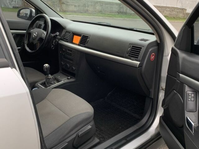 Серый Опель Вектра, объемом двигателя 2.2 л и пробегом 330 тыс. км за 4500 $, фото 7 на Automoto.ua