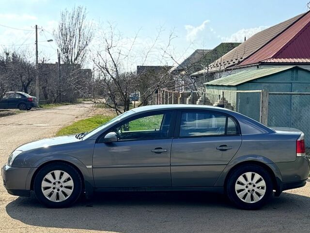 Сірий Опель Вектра, об'ємом двигуна 2.2 л та пробігом 300 тис. км за 3650 $, фото 2 на Automoto.ua