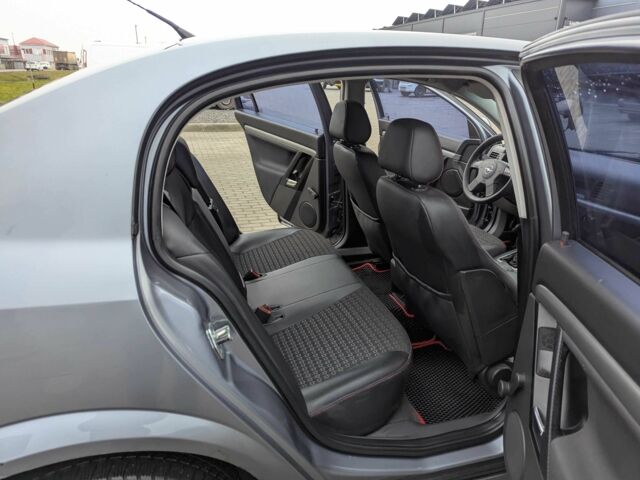 Серый Опель Вектра, объемом двигателя 1.8 л и пробегом 281 тыс. км за 3299 $, фото 11 на Automoto.ua