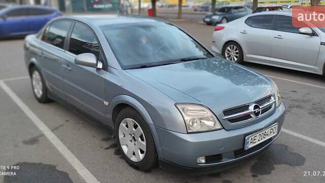Серый Опель Вектра, объемом двигателя 2.2 л и пробегом 280 тыс. км за 4500 $, фото 2 на Automoto.ua