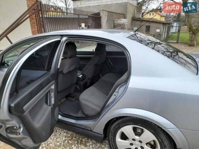 Сірий Опель Вектра, об'ємом двигуна 2.2 л та пробігом 275 тис. км за 4500 $, фото 7 на Automoto.ua