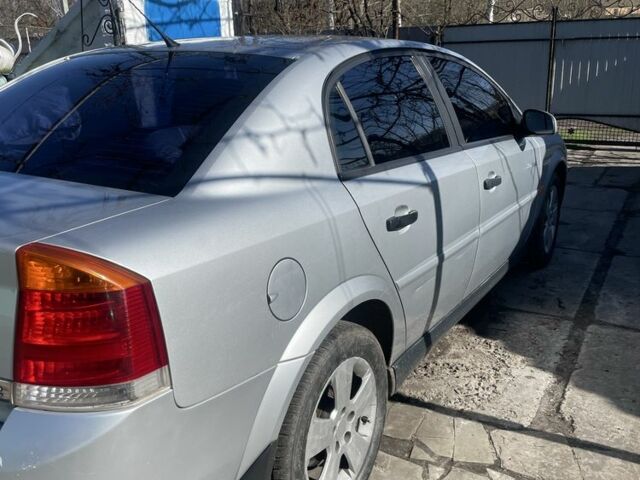 Серый Опель Вектра, объемом двигателя 2.2 л и пробегом 284 тыс. км за 3499 $, фото 3 на Automoto.ua