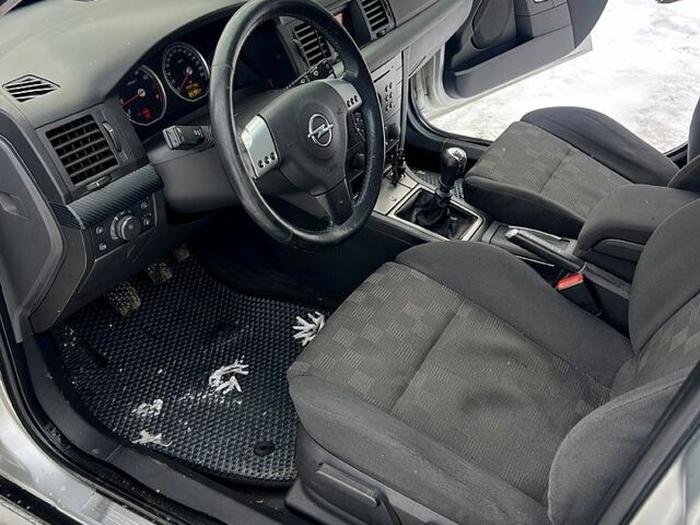 Сірий Опель Вектра, об'ємом двигуна 1.8 л та пробігом 340 тис. км за 3950 $, фото 5 на Automoto.ua