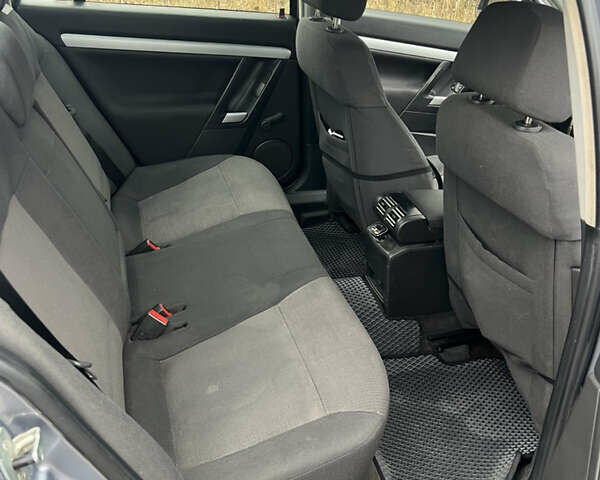 Серый Опель Вектра, объемом двигателя 2.17 л и пробегом 355 тыс. км за 3200 $, фото 11 на Automoto.ua