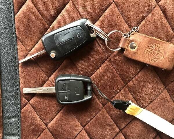 Серый Опель Вектра, объемом двигателя 2.2 л и пробегом 280 тыс. км за 3899 $, фото 22 на Automoto.ua