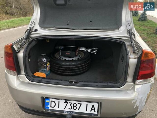Серый Опель Вектра, объемом двигателя 2.2 л и пробегом 280 тыс. км за 3899 $, фото 7 на Automoto.ua