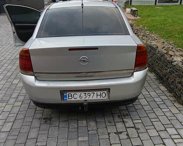 Сірий Опель Вектра, об'ємом двигуна 2 л та пробігом 316 тис. км за 3100 $, фото 3 на Automoto.ua