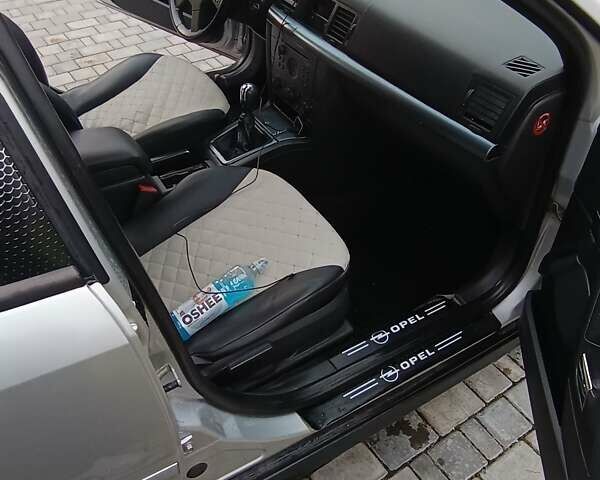Сірий Опель Вектра, об'ємом двигуна 2 л та пробігом 316 тис. км за 3100 $, фото 6 на Automoto.ua