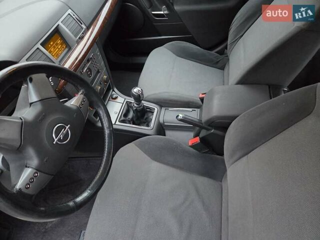 Серый Опель Вектра, объемом двигателя 2.2 л и пробегом 252 тыс. км за 4500 $, фото 51 на Automoto.ua