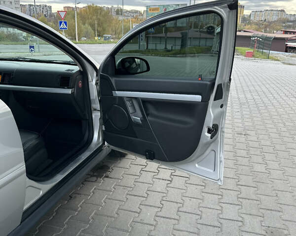Сірий Опель Вектра, об'ємом двигуна 1.8 л та пробігом 164 тис. км за 4800 $, фото 22 на Automoto.ua
