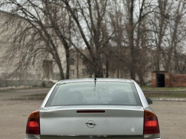 Серый Опель Вектра, объемом двигателя 2.2 л и пробегом 280 тыс. км за 2000 $, фото 4 на Automoto.ua