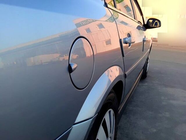 Сірий Опель Вектра, об'ємом двигуна 2.2 л та пробігом 178 тис. км за 5000 $, фото 2 на Automoto.ua