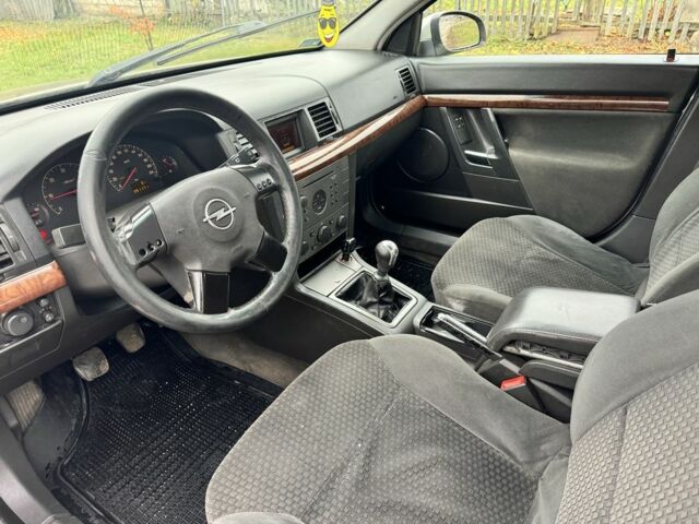 Серый Опель Вектра, объемом двигателя 2.2 л и пробегом 400 тыс. км за 2000 $, фото 12 на Automoto.ua