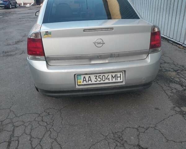 Опель Вектра 2004 у Белой Церкве на Automoto.ua Сірий Опель Вектра, об'ємом двигуна 2.2 л та пробігом 256 тис. км за 3500 $, фото 2 на Automoto.ua